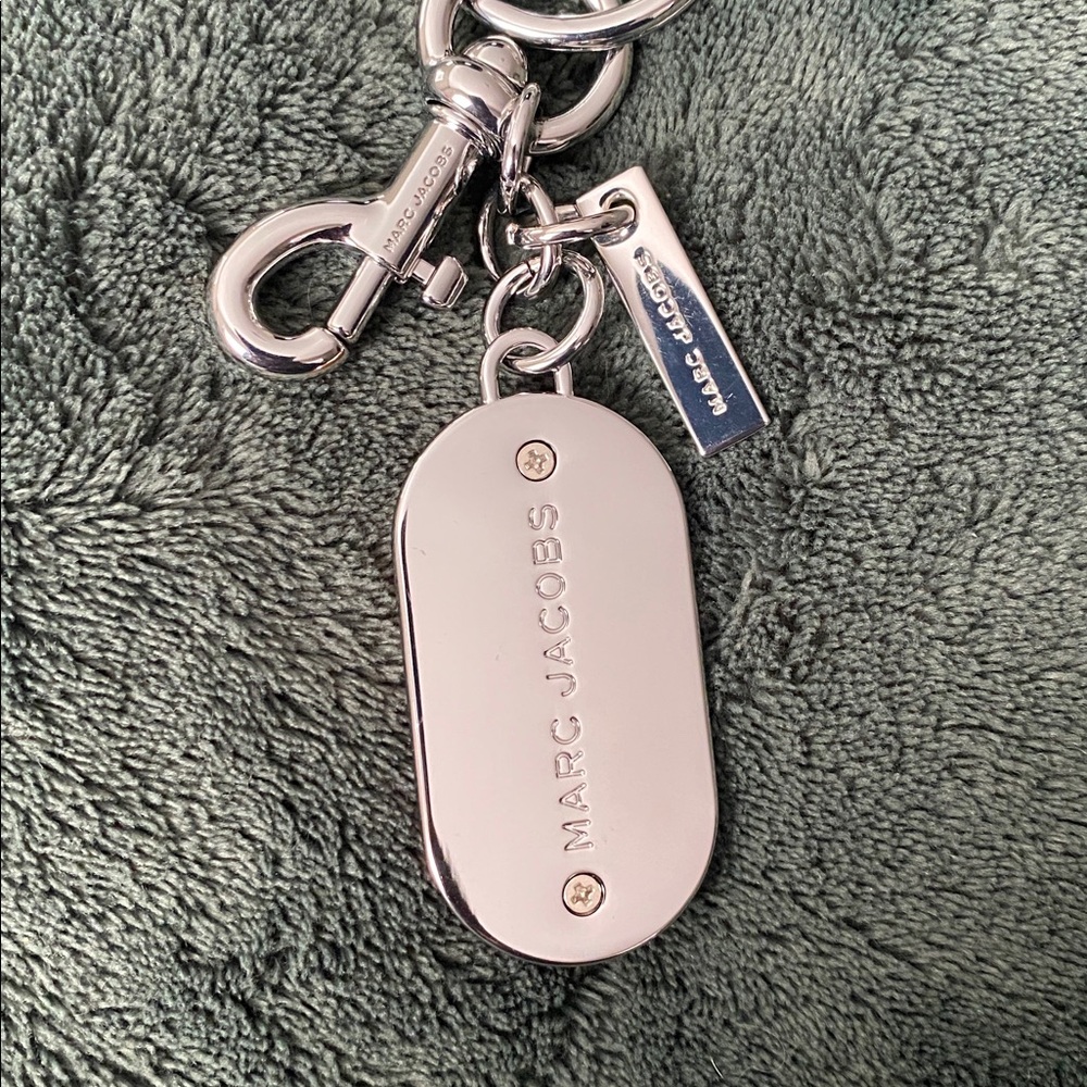 Marc Jacobs pill/vitamin bag charm - Picture 2 of 3